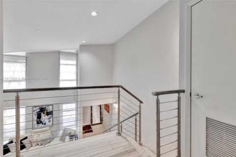 Купить таунхаус в Авентура, Флорида 2 спальни, 151.34м2, № 1774232 - фото 21