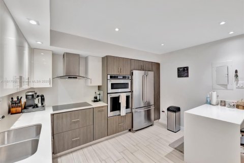 Купить таунхаус в Авентура, Флорида 2 спальни, 151.34м2, № 1774232 - фото 10