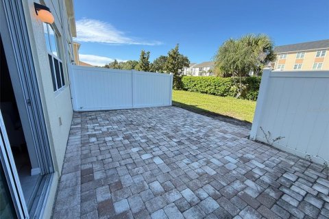 Townhouse in Kissimmee, Florida 4 bedrooms, 153.2 sq.m. № 2398855 - photo 15