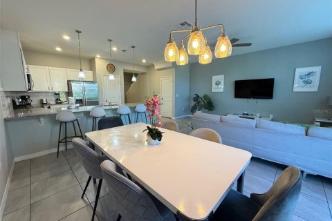 Townhouse in Kissimmee, Florida 4 bedrooms, 153.2 sq.m. № 2398855 - photo 10