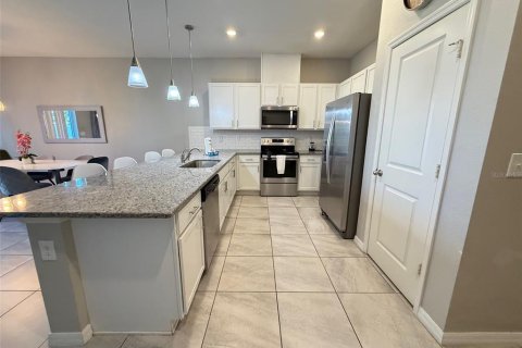 Townhouse in Kissimmee, Florida 4 bedrooms, 153.2 sq.m. № 2398855 - photo 5
