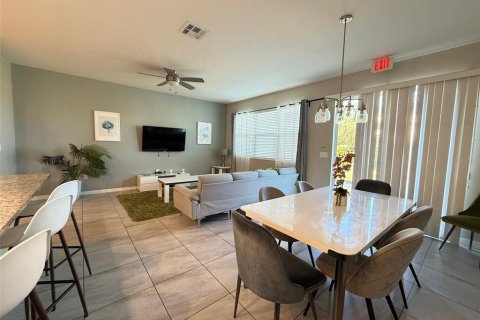 Townhouse in Kissimmee, Florida 4 bedrooms, 153.2 sq.m. № 2398855 - photo 9