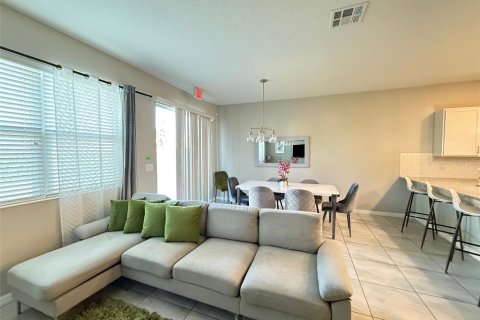 Townhouse in Kissimmee, Florida 4 bedrooms, 153.2 sq.m. № 2398855 - photo 12