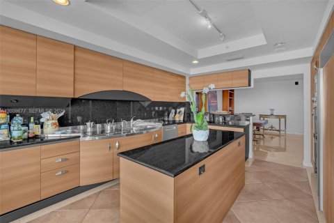 Condo à Aventura, Floride, 4 chambres  № 2085883