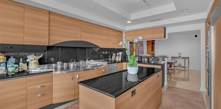Condo à Aventura, Floride, 4 chambres  № 2085883