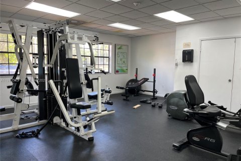 Купить кондоминиум в Пемброк-Пайнс, Флорида 2 спальни, 94.39м2, № 1990617 - фото 27