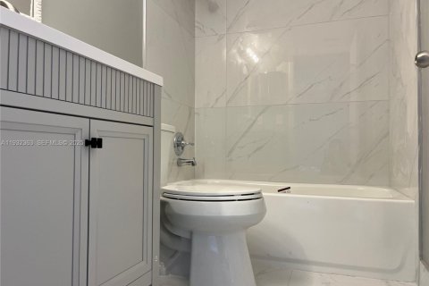 Купить кондоминиум в Пемброк-Пайнс, Флорида 2 спальни, 94.39м2, № 1990617 - фото 20