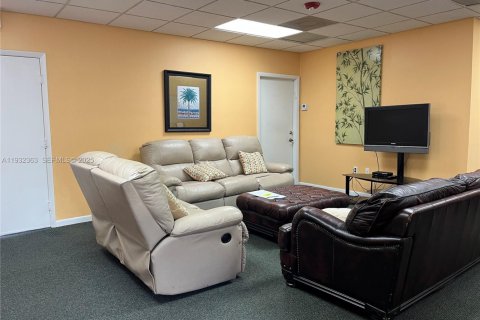 Купить кондоминиум в Пемброк-Пайнс, Флорида 2 спальни, 94.39м2, № 1990617 - фото 26