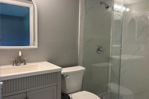 Купить кондоминиум в Пемброк-Пайнс, Флорида 2 спальни, 94.39м2, № 1990617 - фото 15