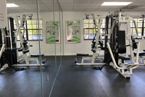 Купить кондоминиум в Пемброк-Пайнс, Флорида 2 спальни, 94.39м2, № 1990617 - фото 29