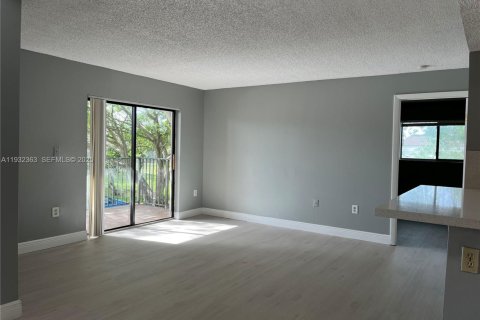 Купить кондоминиум в Пемброк-Пайнс, Флорида 2 спальни, 94.39м2, № 1990617 - фото 9