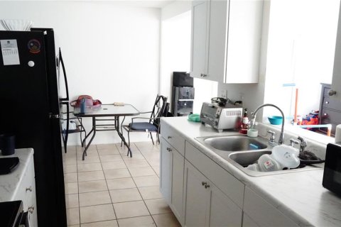 House in Lehigh Acres, Florida 2 bedrooms, 81.38 sq.m. № 2097484 - photo 10