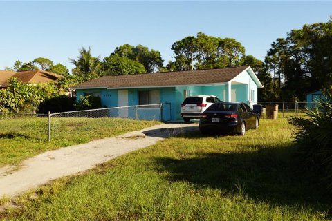 House in Lehigh Acres, Florida 2 bedrooms, 81.38 sq.m. № 2097484 - photo 3