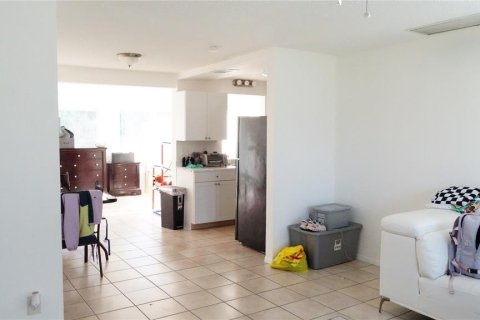 House in Lehigh Acres, Florida 2 bedrooms, 81.38 sq.m. № 2097484 - photo 6