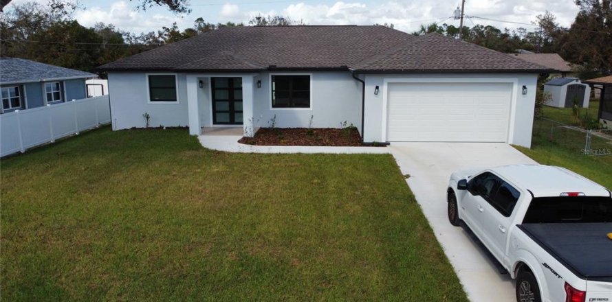 Villa ou maison à Port Charlotte, Floride 3 chambres, 156.08 m2 № 1657323