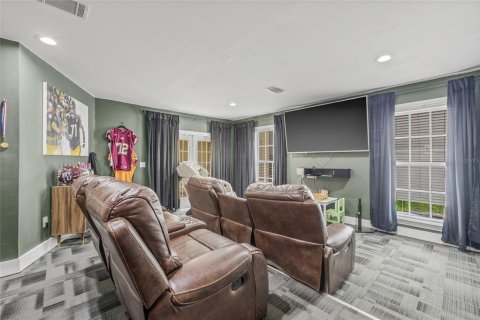 House in Tampa, Florida 4 bedrooms, 373.93 sq.m. № 1639855 - photo 29