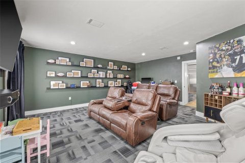 House in Tampa, Florida 4 bedrooms, 373.93 sq.m. № 1639855 - photo 30