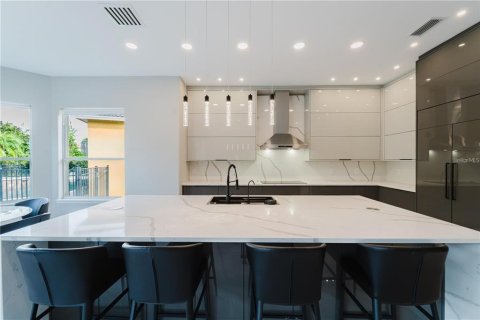 Villa ou maison à louer à Windermere, Floride: 4 chambres, 258.92 m2 № 2430760 - photo 13