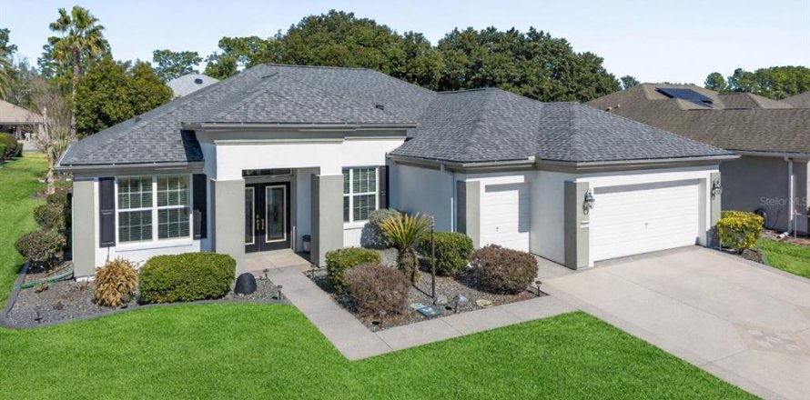 House in Summerfield, Florida 2 bedrooms, 171.87 sq.m. № 2196476