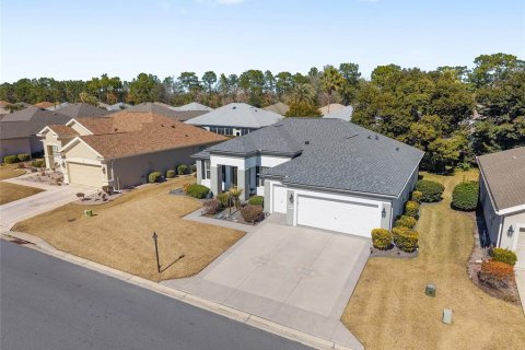 House in Summerfield, Florida 2 bedrooms, 171.87 sq.m. № 2196476 - photo 3