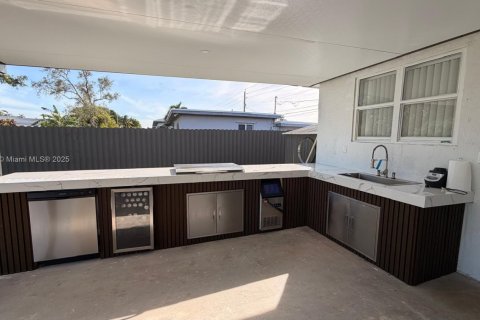Villa ou maison à vendre à Miami, Floride: 3 chambres, 110.37 m2 № 1966806 - photo 7