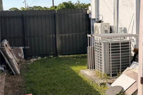 Villa ou maison à vendre à Miami, Floride: 3 chambres, 110.37 m2 № 1966806 - photo 30