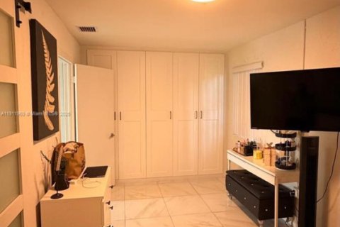 Villa ou maison à vendre à Miami, Floride: 3 chambres, 110.37 m2 № 1966806 - photo 25