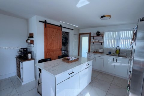 Villa ou maison à vendre à Miami, Floride: 3 chambres, 110.37 m2 № 1966806 - photo 13