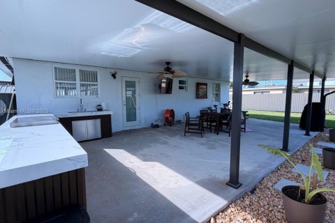 Villa ou maison à vendre à Miami, Floride: 3 chambres, 110.37 m2 № 1966806 - photo 9