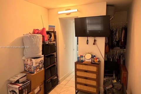 Villa ou maison à vendre à Miami, Floride: 3 chambres, 110.37 m2 № 1966806 - photo 29