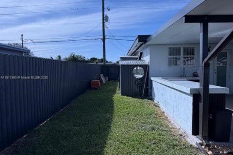 Villa ou maison à vendre à Miami, Floride: 3 chambres, 110.37 m2 № 1966806 - photo 11