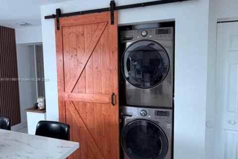 Villa ou maison à vendre à Miami, Floride: 3 chambres, 110.37 m2 № 1966806 - photo 14