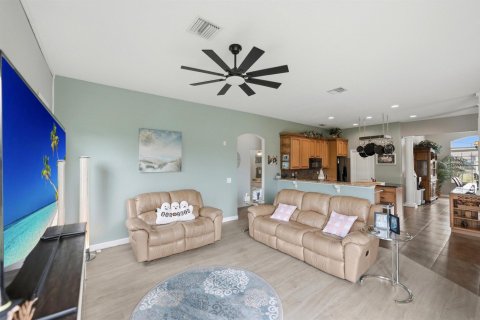 House in Port St. Lucie, Florida 3 bedrooms, 193.05 sq.m. № 2399917 - photo 20