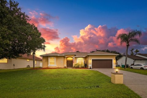 House in Port St. Lucie, Florida 3 bedrooms, 193.05 sq.m. № 2399917