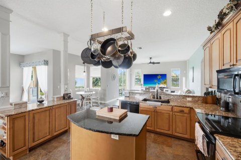 House in Port St. Lucie, Florida 3 bedrooms, 193.05 sq.m. № 2399917 - photo 16