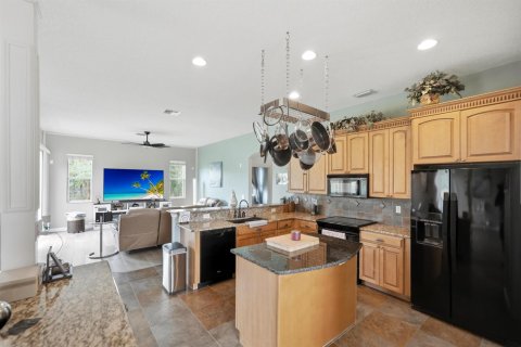 House in Port St. Lucie, Florida 3 bedrooms, 193.05 sq.m. № 2399917 - photo 17