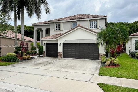 House in Weston, Florida 5 bedrooms, 290.04 sq.m. № 2033174 - photo 2