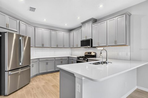 House in Bradenton, Florida 4 bedrooms, 241.55 sq.m. № 2157979 - photo 12
