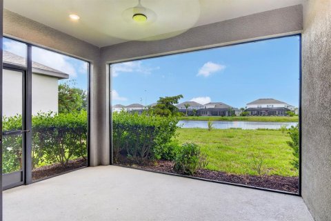 House in Bradenton, Florida 4 bedrooms, 241.55 sq.m. № 2157979 - photo 27