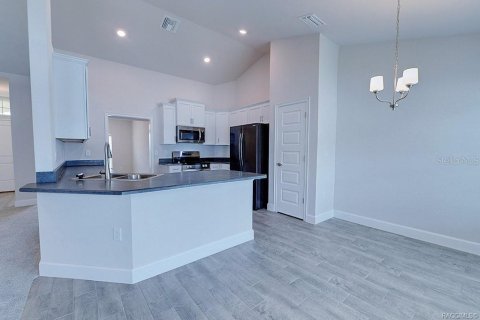 House in Citrus Springs, Florida 3 bedrooms, 172.8 sq.m. № 1382248 - photo 8