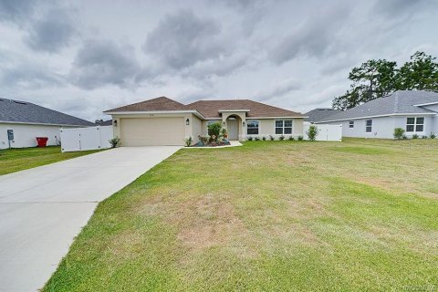 House in Citrus Springs, Florida 3 bedrooms, 172.8 sq.m. № 1382248 - photo 1