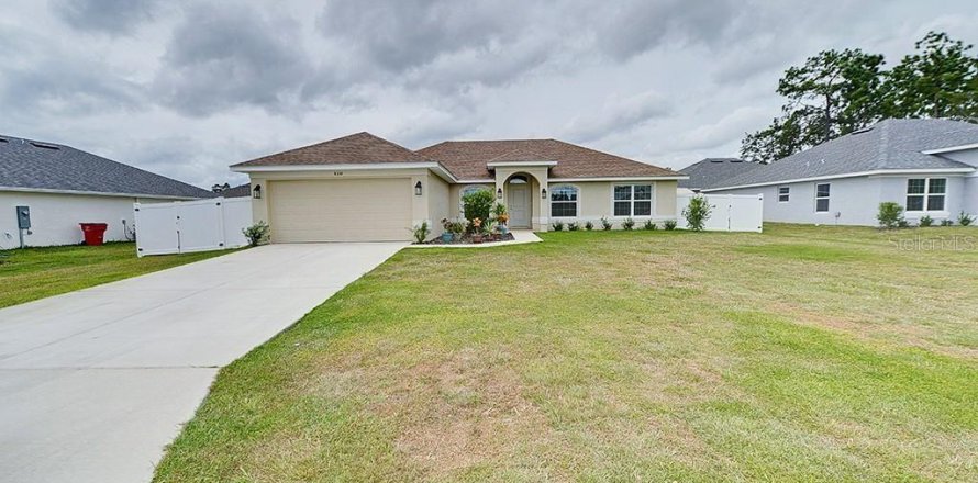 House in Citrus Springs, Florida 3 bedrooms, 172.8 sq.m. № 1382248