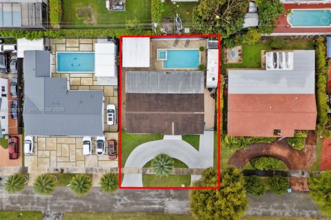 House in Miami, Florida 3 bedrooms, 182.09 sq.m. № 2006134 - photo 23