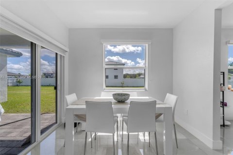 House in Homestead, Florida 4 bedrooms, 246.56 sq.m. № 2040062 - photo 16