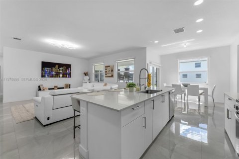 House in Homestead, Florida 4 bedrooms, 246.56 sq.m. № 2040062 - photo 15