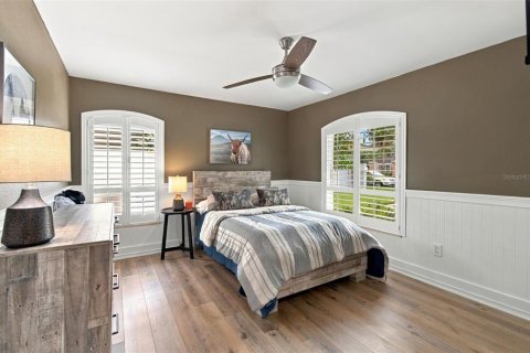 House in Tampa, Florida 4 bedrooms, 201.51 sq.m. № 2393709 - photo 30