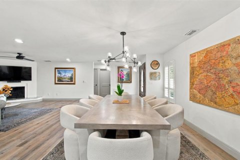House in Tampa, Florida 4 bedrooms, 201.51 sq.m. № 2393709 - photo 7