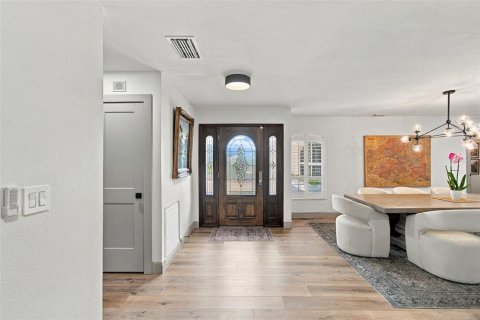 House in Tampa, Florida 4 bedrooms, 201.51 sq.m. № 2393709 - photo 6