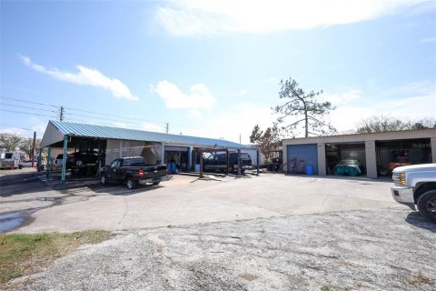 Commercial property in Orlando, Florida 371.24 sq.m. № 2235180 - photo 27