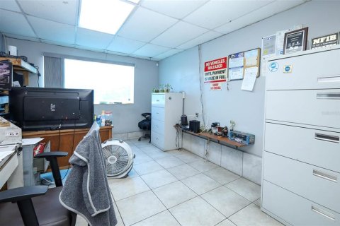 Commercial property in Orlando, Florida 371.24 sq.m. № 2235180 - photo 8